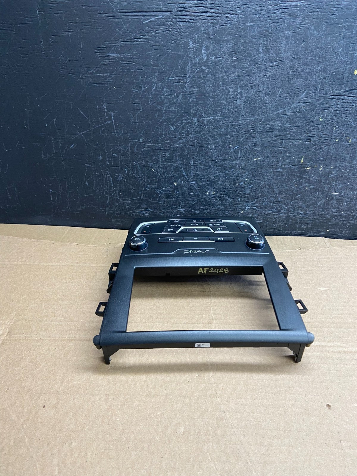2017 to 2020 Ford Fusion Radio Climate Control A/C Control AF2428 DG3