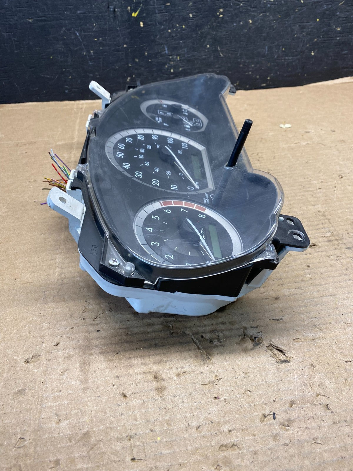 2004 2005 Toyota Sienna Speedometer Cluster Gauge r2855 DG2