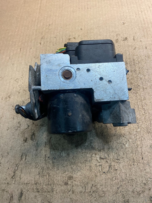 1998-2002 Mercedes W203 C230 CLK320 ABS Anti Lock Brake Pump Module z8898 DG0