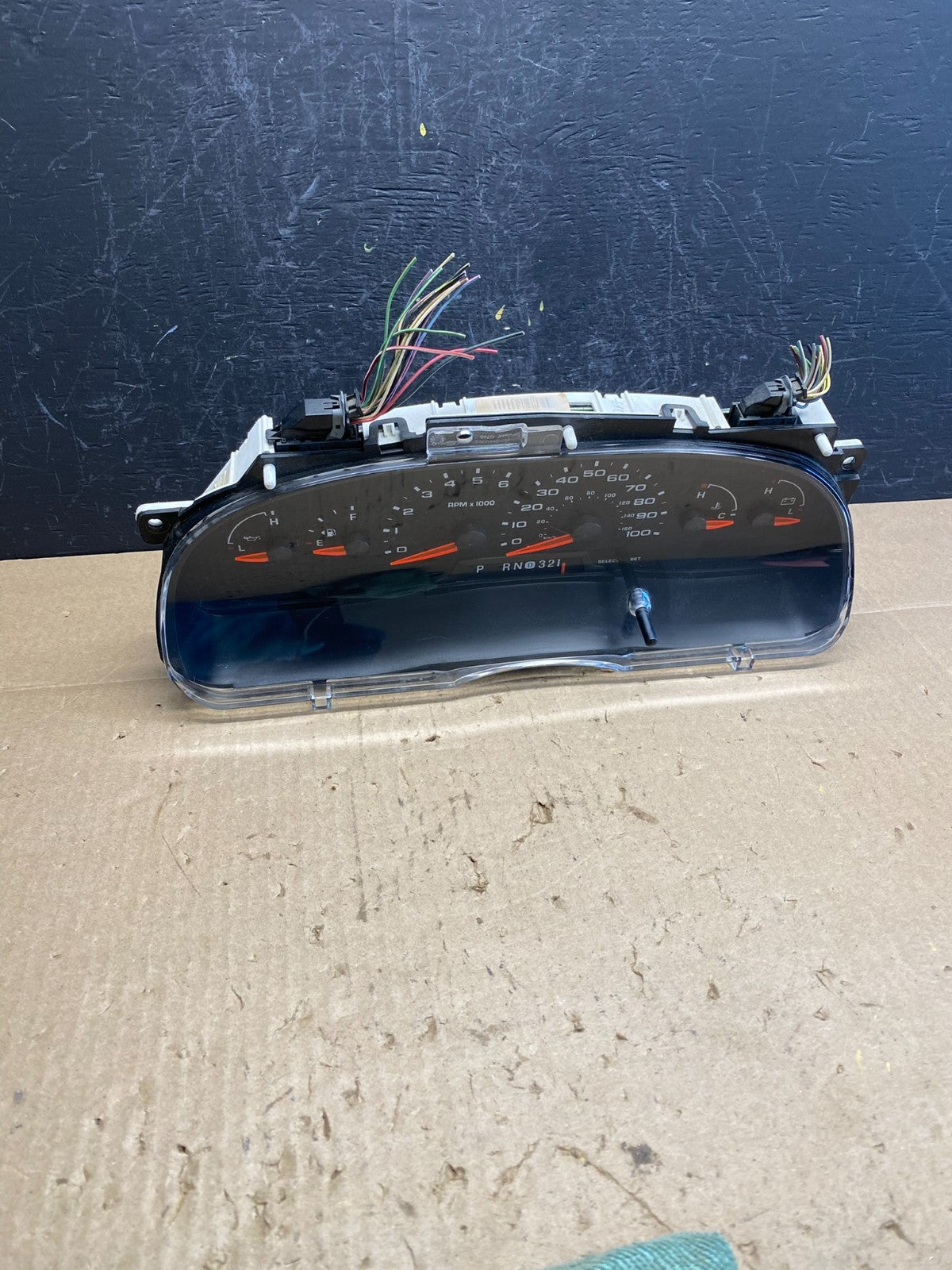 2004 to 2008 Ford E150 E250 E350 Gauge Speedometer Cluster AC66750