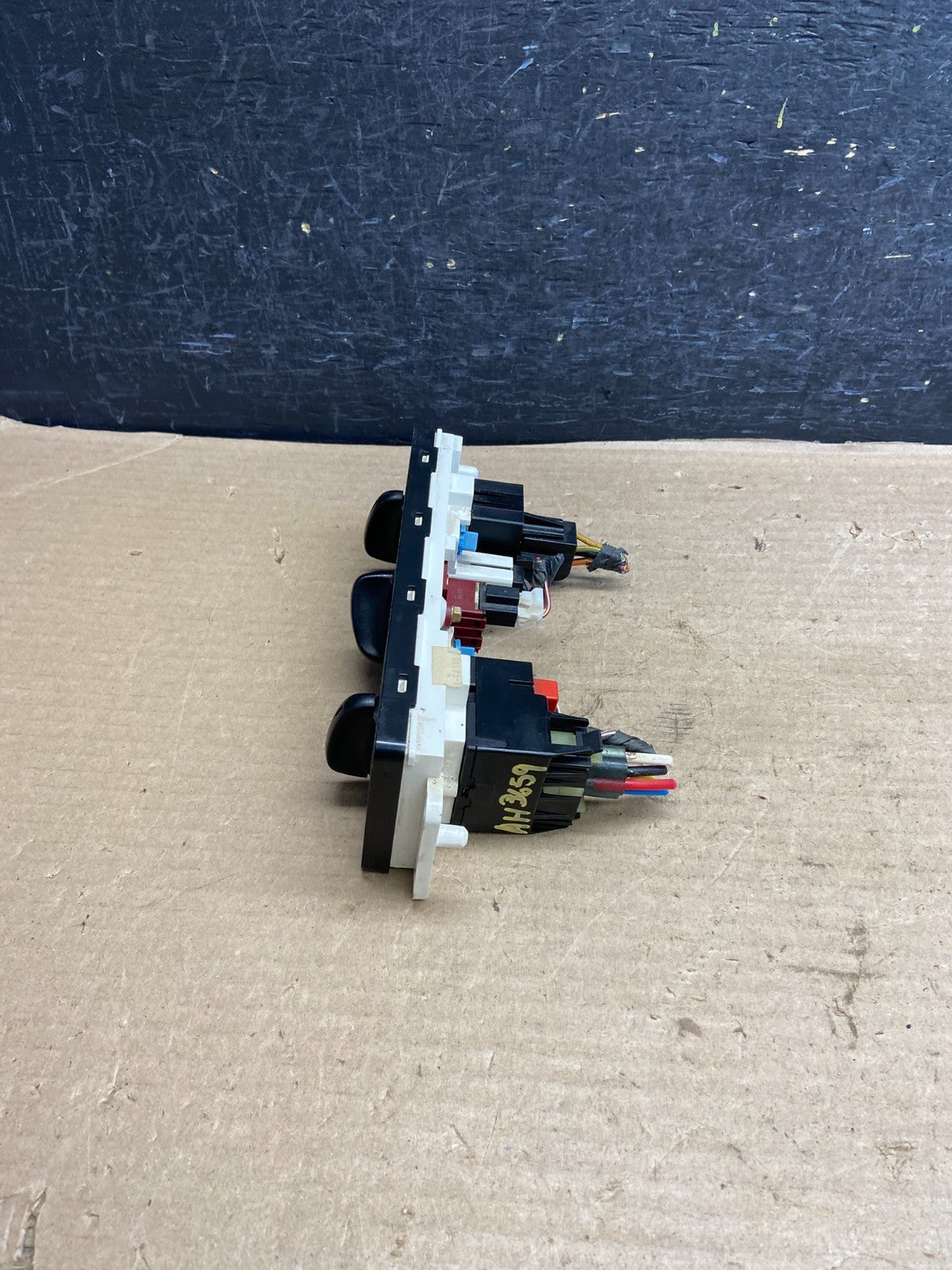 1997 to 2004 Ford F150 F250 Super Duty Heater A/C Climate Control AH3659 DG2