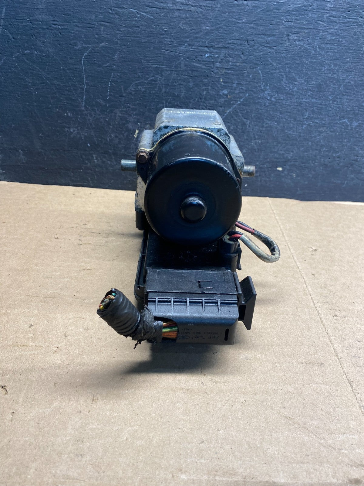 2004 2007 Ford E250 E350 Econoline Anti-Lock ABS Antilock Brake Pump AE9985 DG5