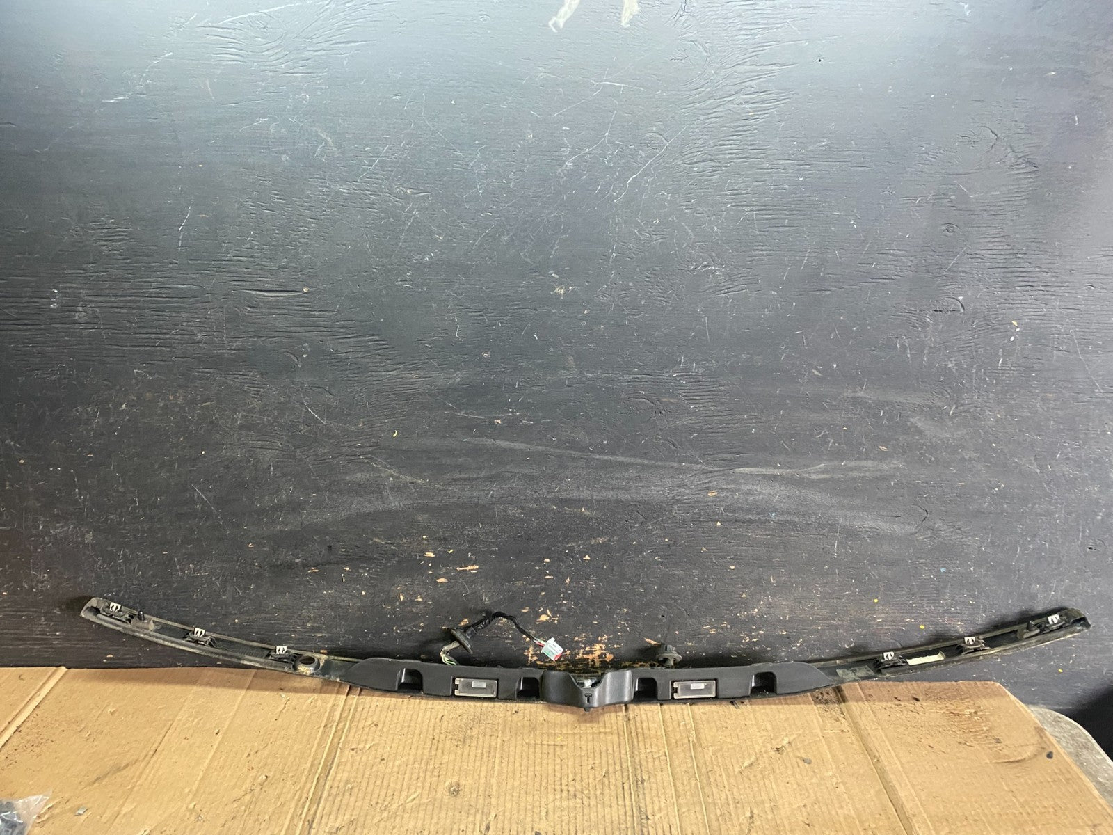2016  2019 Ford Explorer Interceptor Rear Tailgate Molding With Camera S6024 DG3