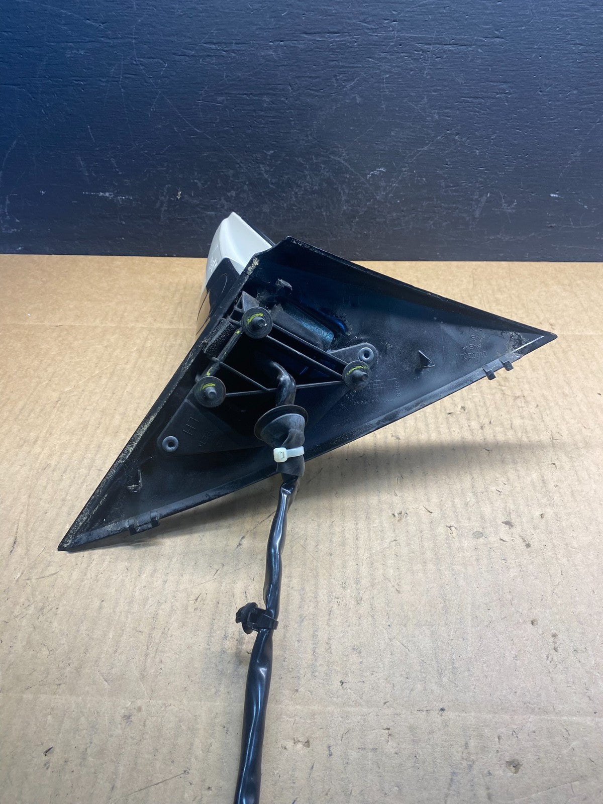 2005 to 2011 Cadillac STS Left Driver LH View Door Mirror AC2867 DW8