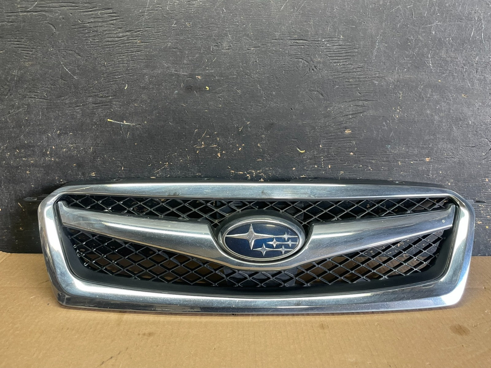 2010 to 2012 Subaru Legacy Outback Wagon Front Grill Grille AB3014 DG0