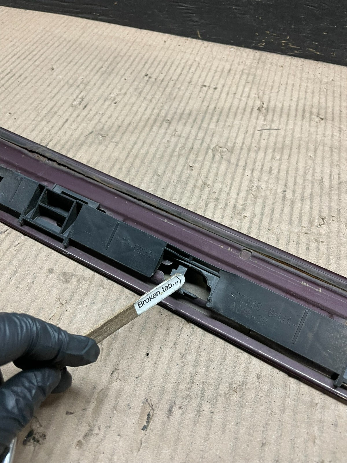 2005-2010 Honda Odyssey Left Driver  Rail Cover Quarter Trim Molding J3515 DG10