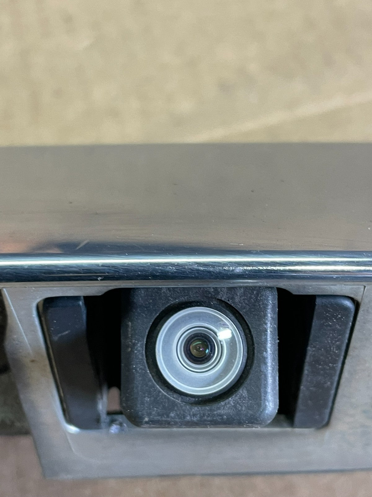 2007-2012 GMC Acadia Chrome Tailgate Rear Finish Molding Back W/Camera aa8963 DG4