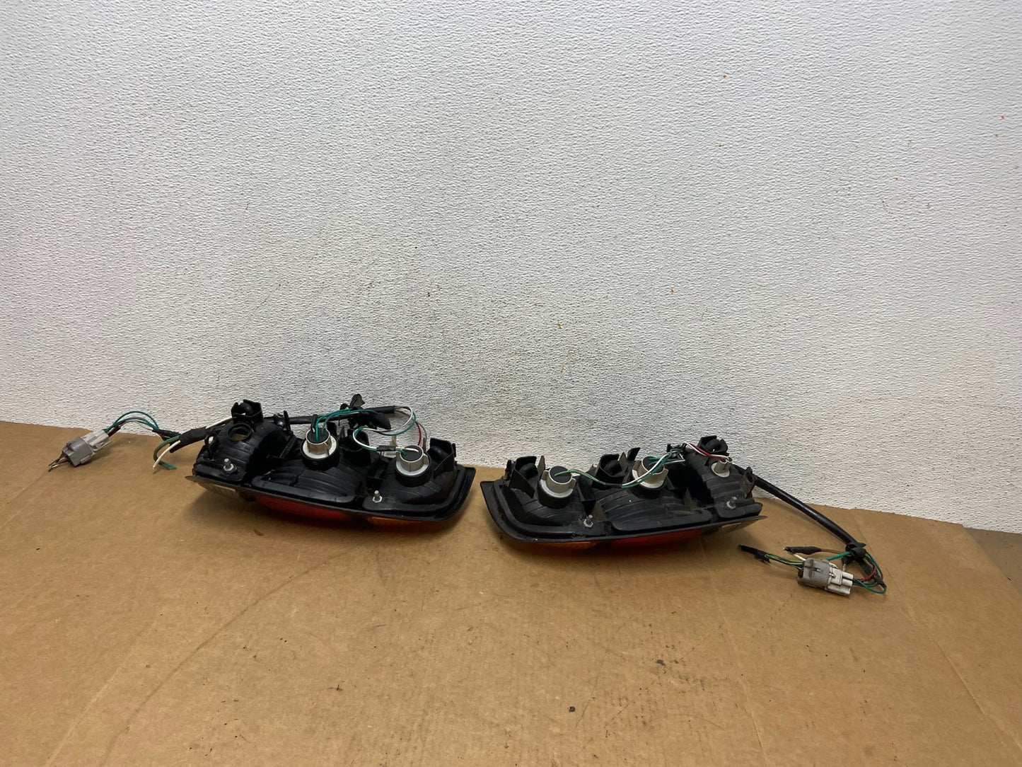 2000 to 2004 Toyota Tundra Left+Right Tail Lights AE3092 LK6
