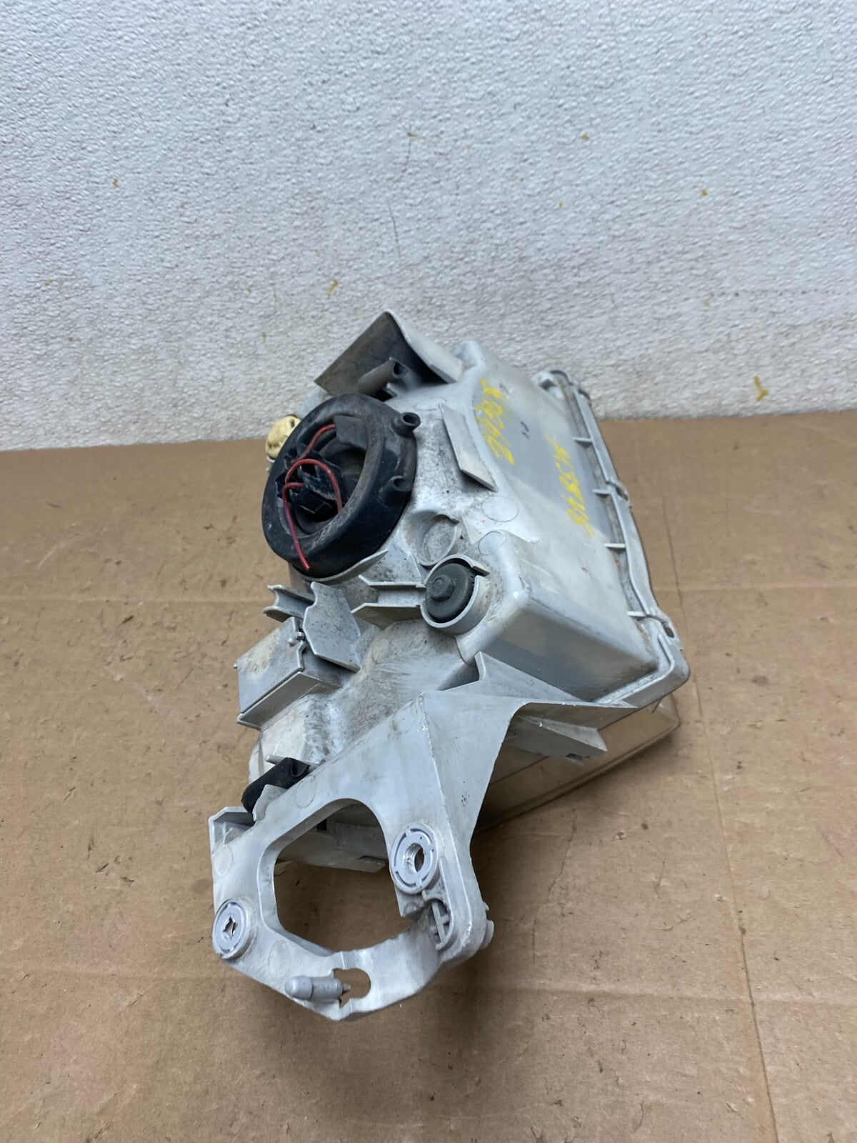 1999 to 2000 Mazda Protege Left Driver LH Side Headlight OEM M3848 DG8