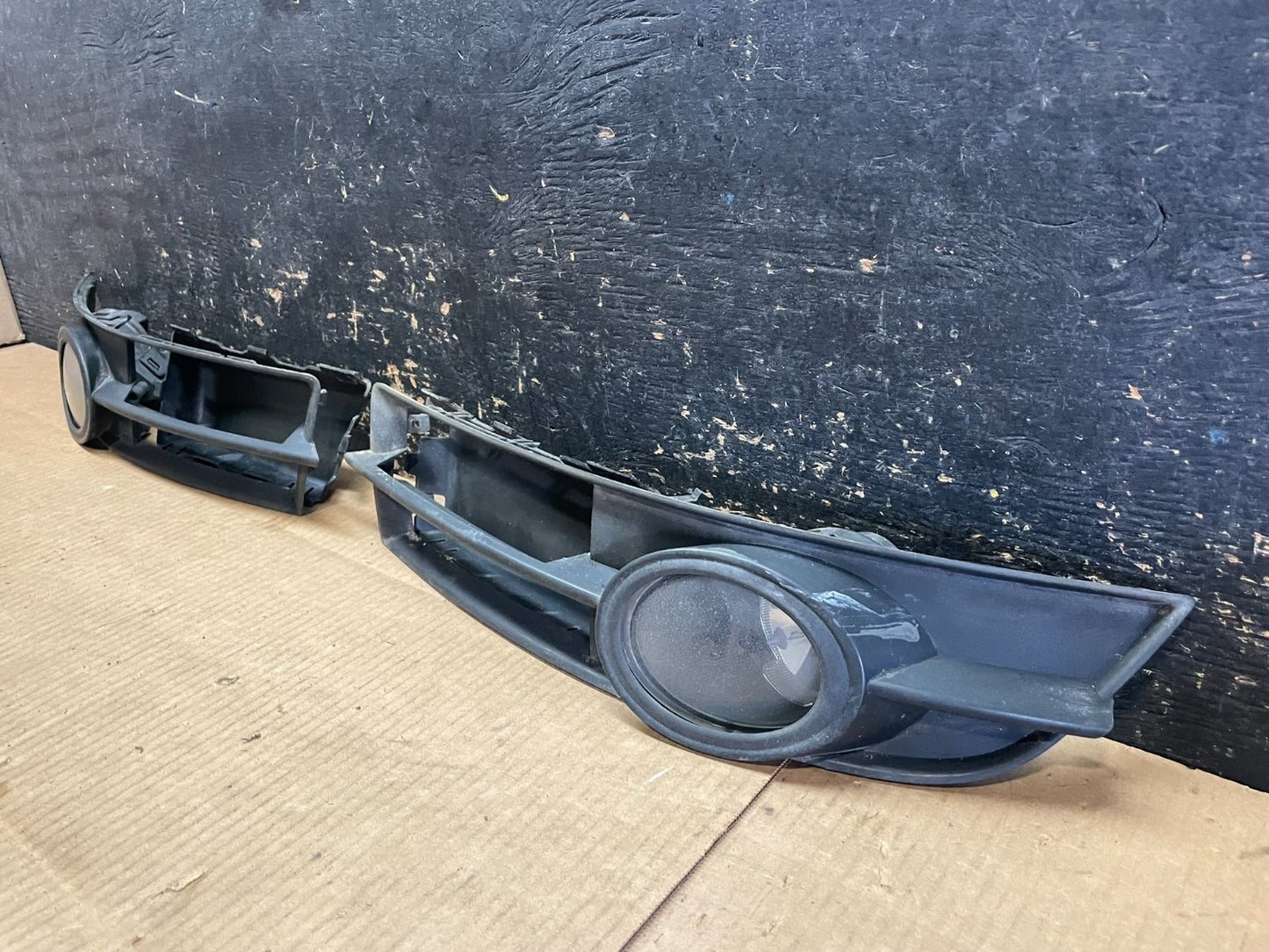 2004 to 2008 Audi B7 A4 Sedan Front Left+Right Set Fog Lights Grill Cover AA91812