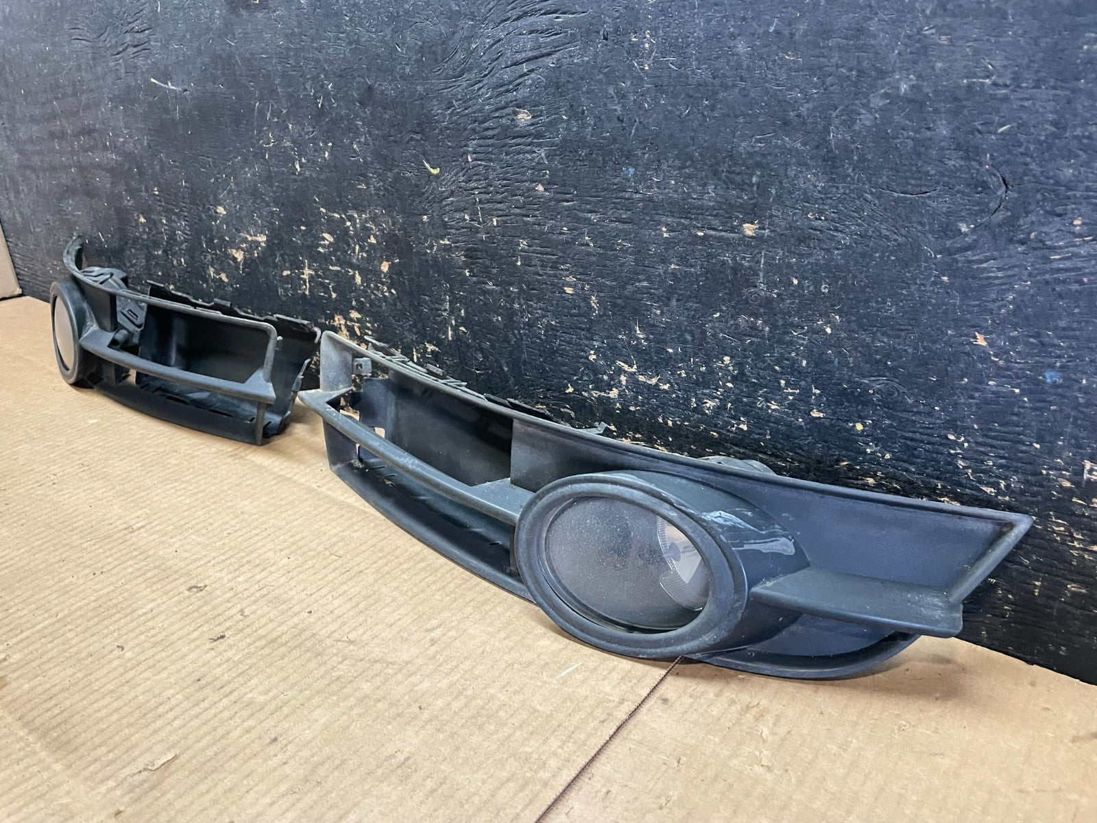 2004 to 2008 Audi B7 A4 Sedan Front Left+Right Set Fog Lights Grill Cover AA91812