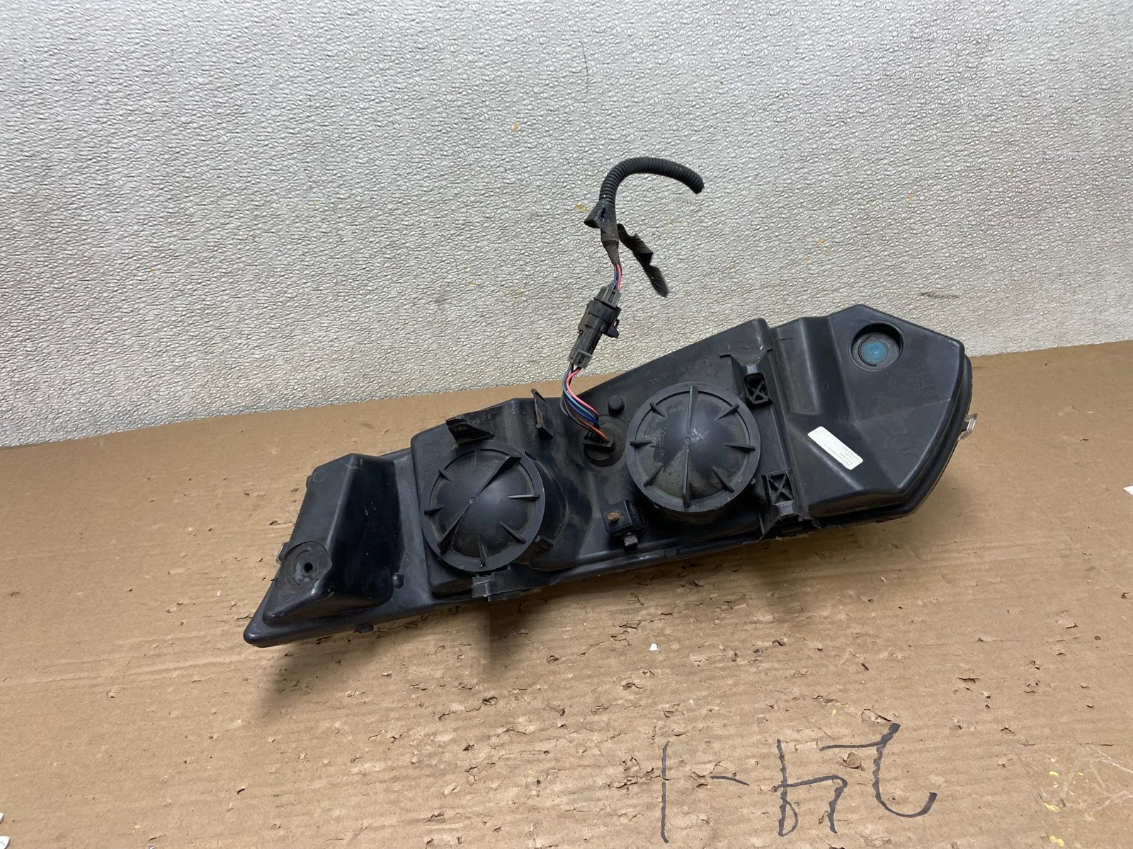 2003 to 2007 Saturn Ion Halogen Headlight Right Passenger RH Side AB1696 DW6
