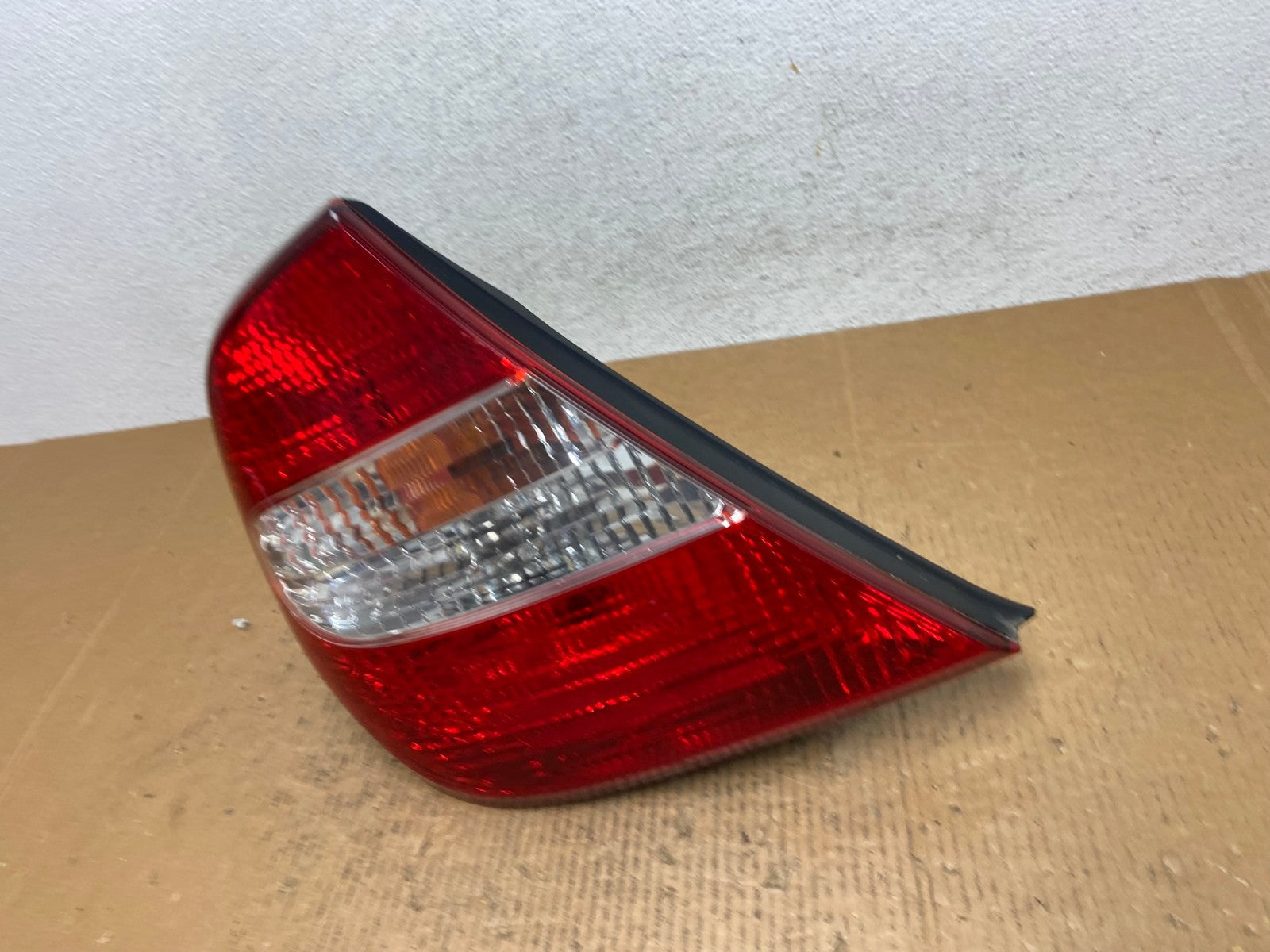 2002 2003 2004 Toyota Camry Left Driver LH Side Tail Light AE1488 LK1