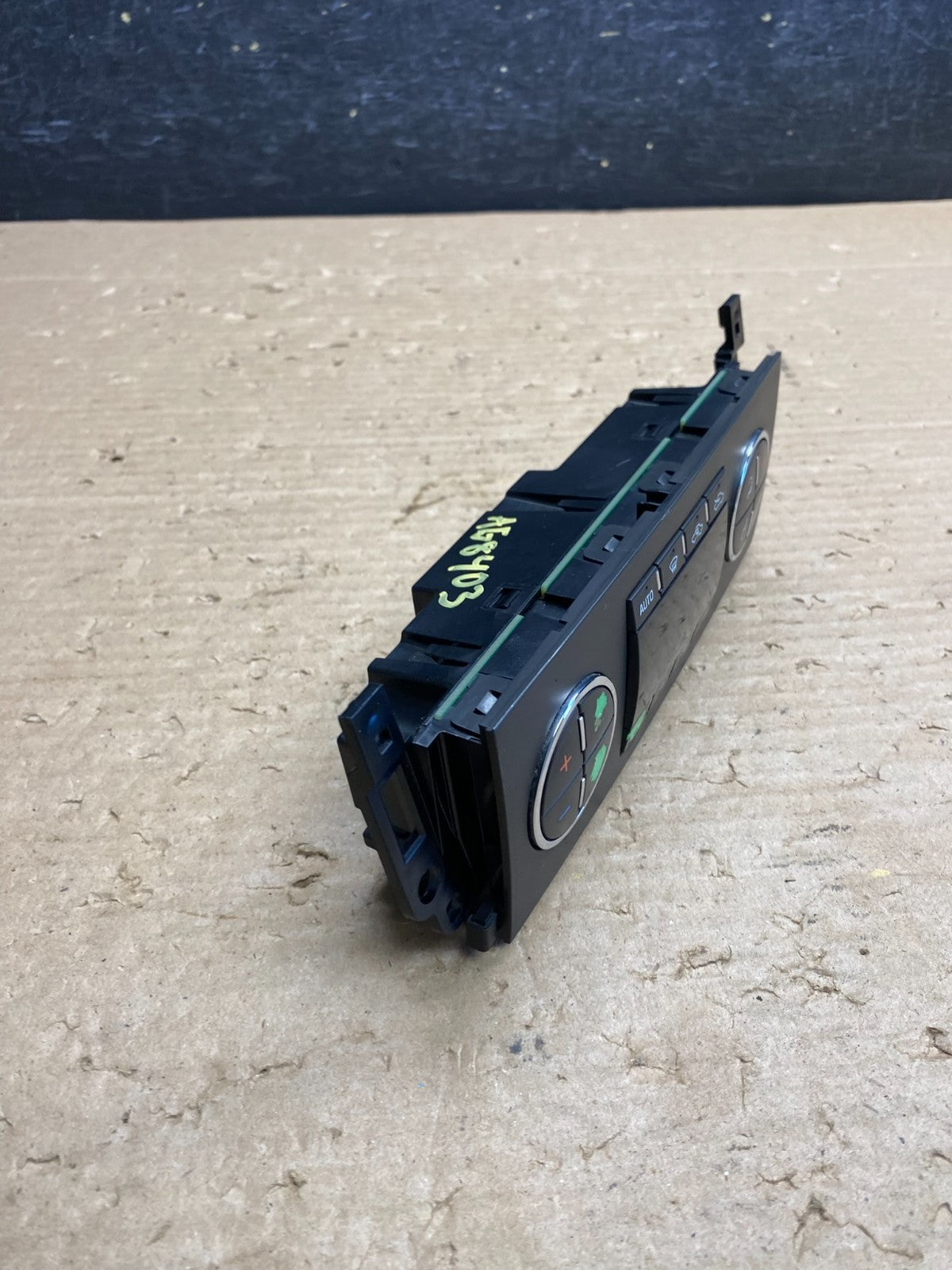 2007 to 2011 Cadillac Escalade AC Heater Climate Control Panel AG8403 DG2