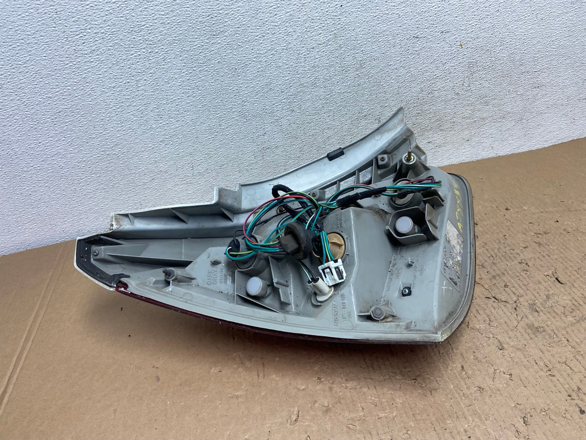 2004 2005 2006 2007 2008 Nissan Maxima Right Passenger Tail Light AD8854 LK5