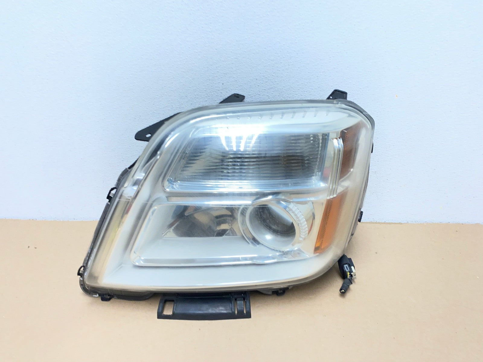 2010 to 2015 GMC Terrain Halogen Left Driver Lh Side Headlight AF2984 LK0