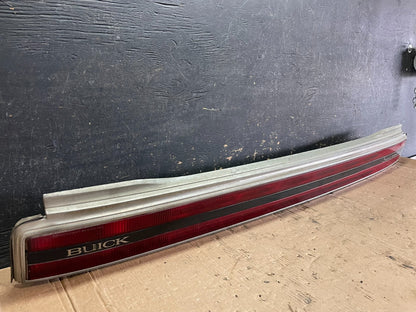 1986 to 1987 Buick Somerset Skylark Trunk Rear Center Tail Light Panel Z5924 DG2