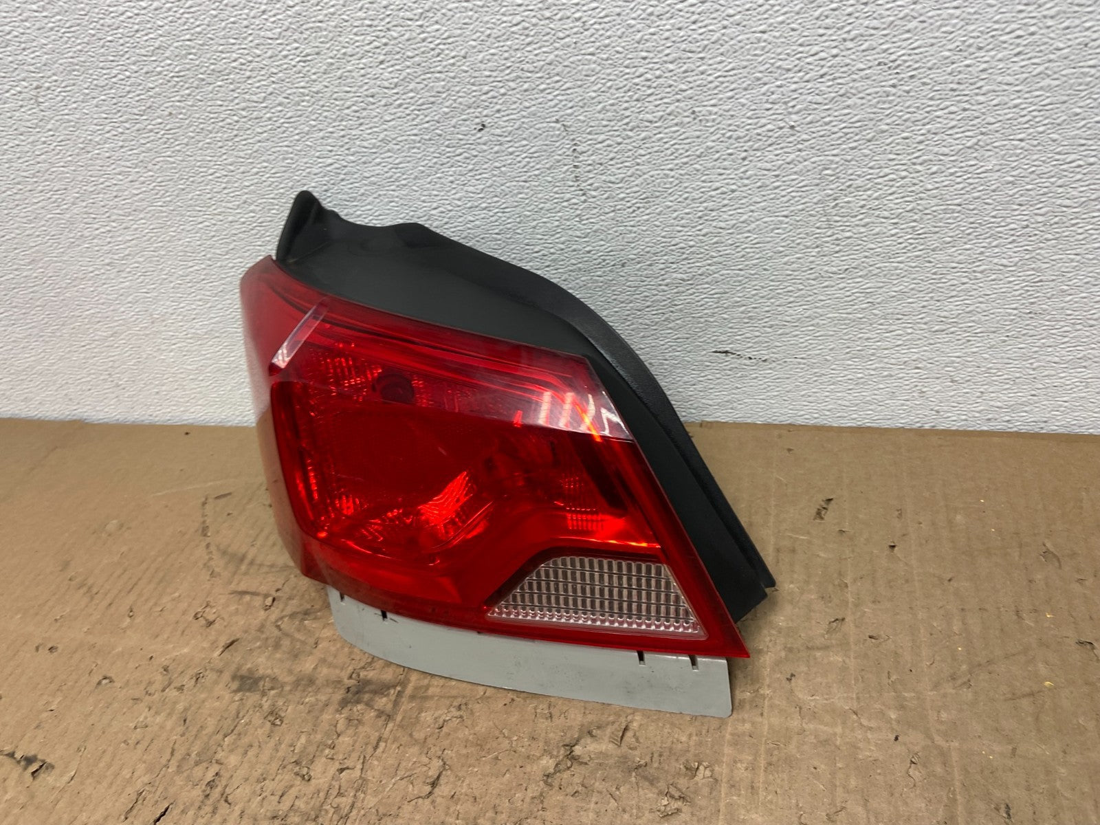 2014 to 2020 Chevrolet Impala Left Driver LH Side Outer Tail Light AB9894 DW1