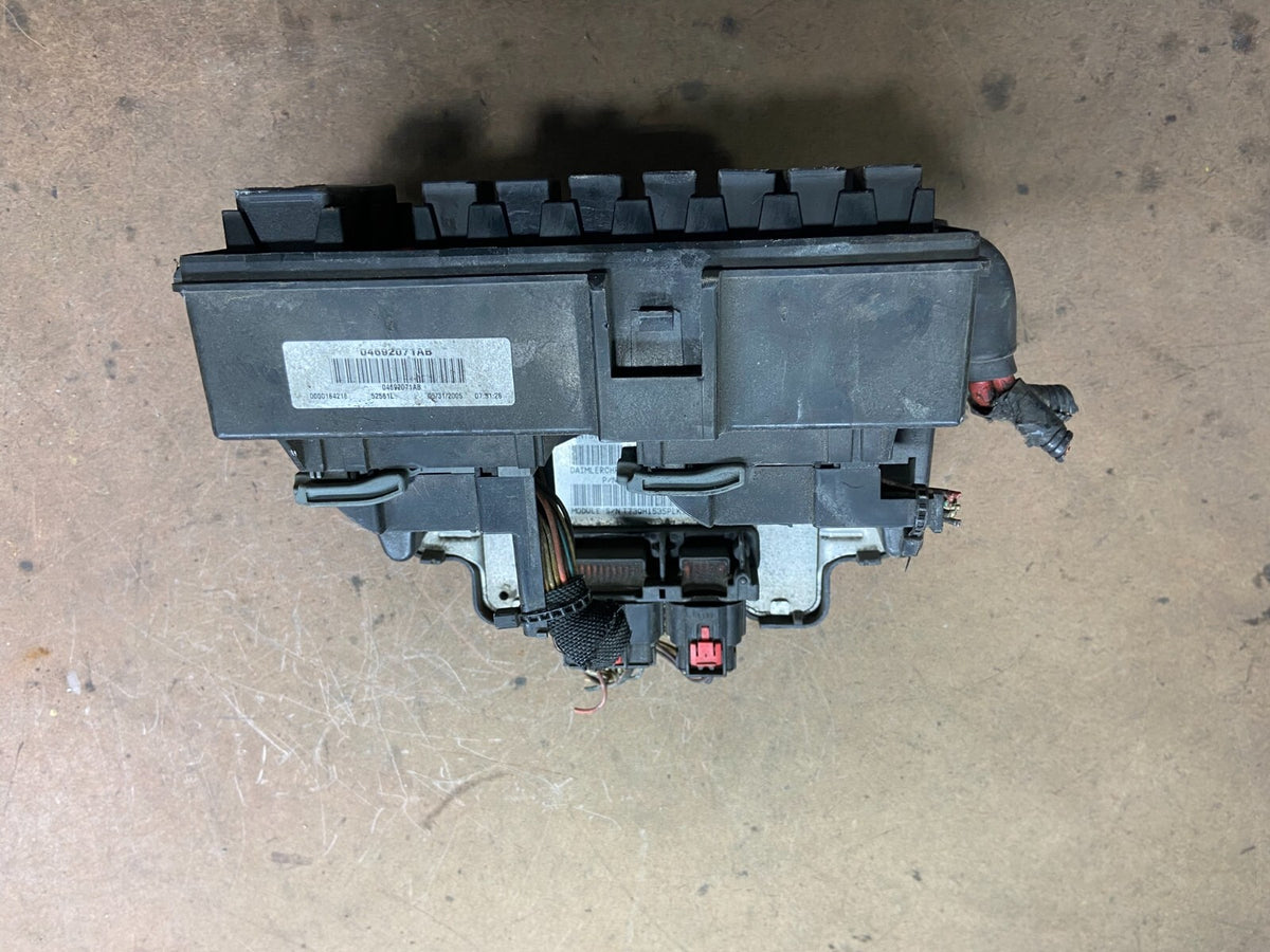 2005 Jeep Grand Cherokee BMC Body Module Power Fuse Box Relay L4282 PS0