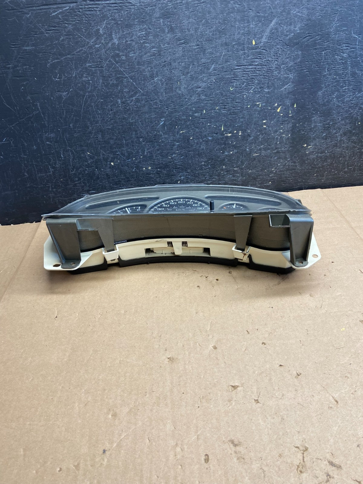 2000 to 2002 GMC Yukon Denali Cluster Gauge Speedometer AI3015 DG3
