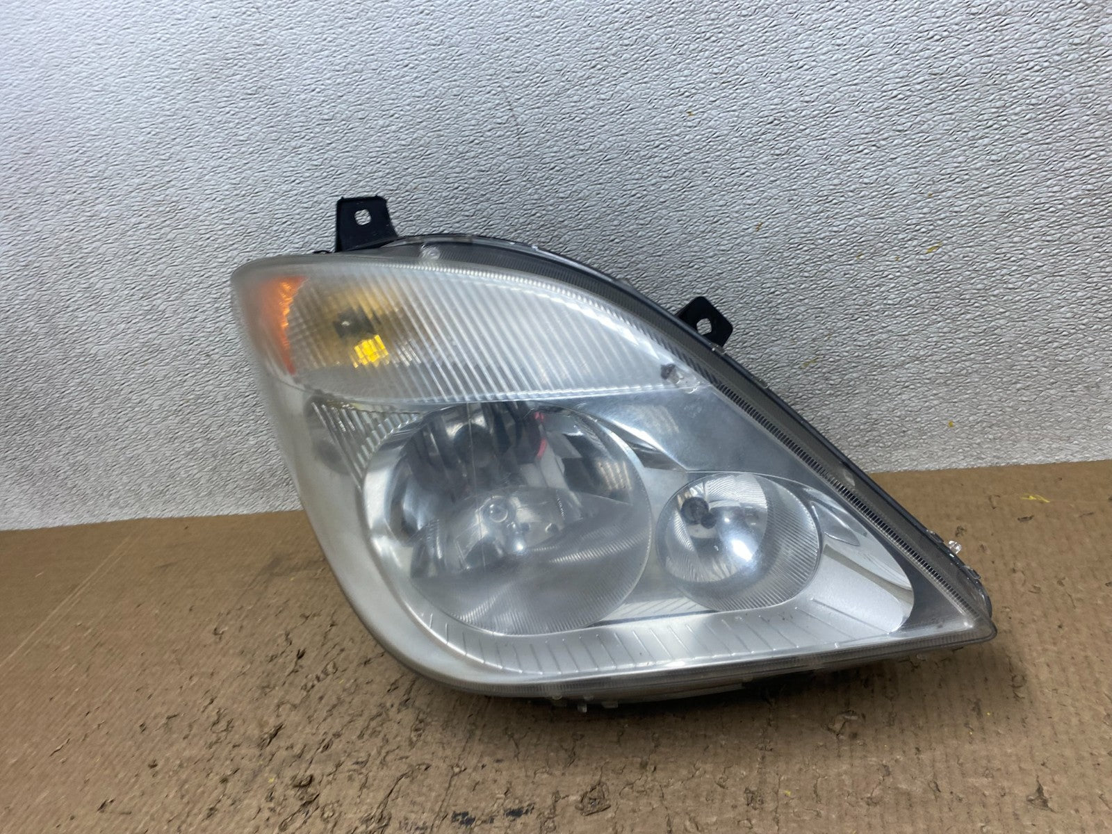 2007 to 2013 Mercedes Sprinter Headlight Right Passenger Halogen Oem W8197 DW1
