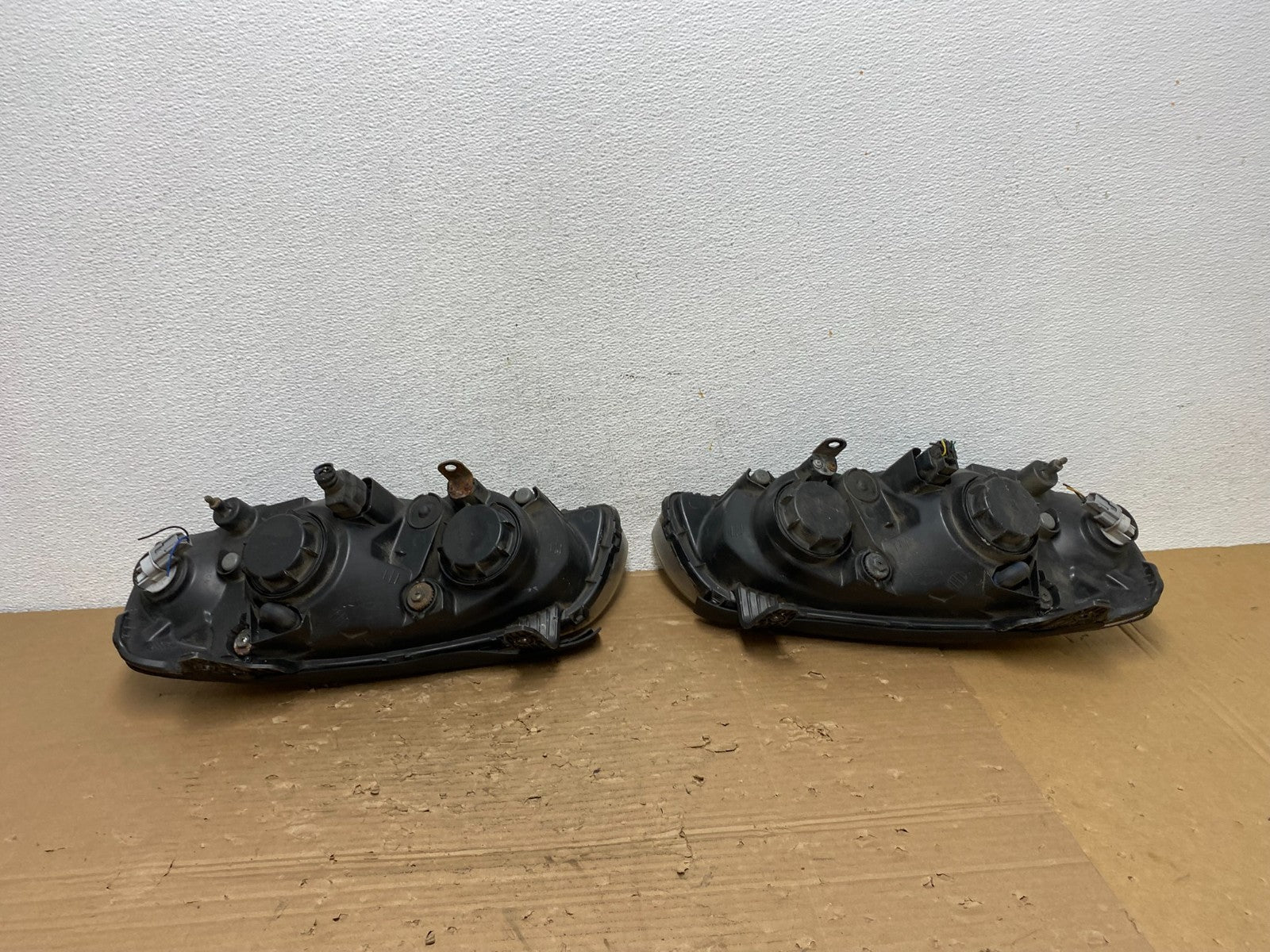 2004 2005 2006 Hyundai Elantra Left+Right Set Halogen Headlights AD4342 DW7