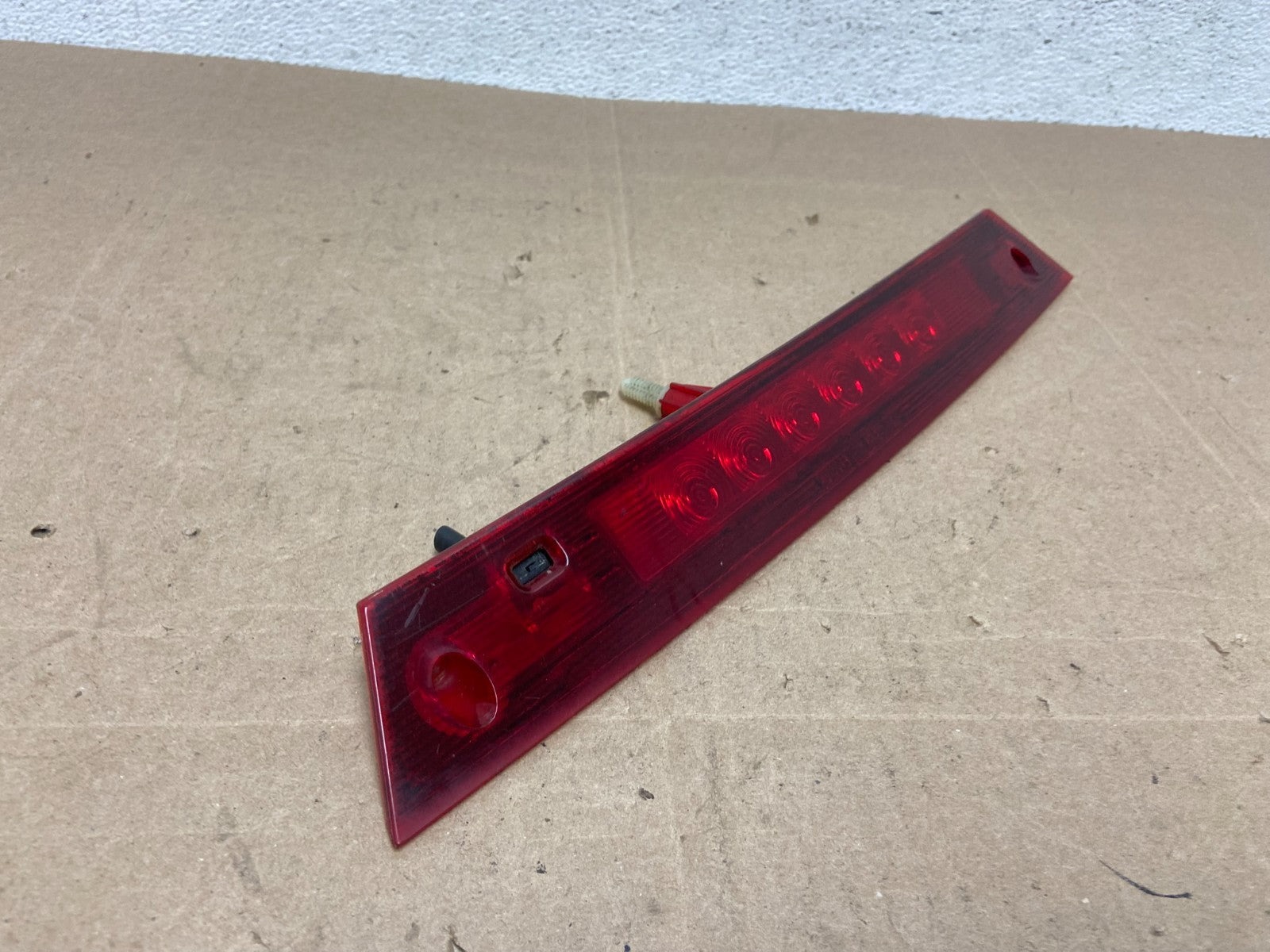 2007 to 2011 Ford Edge Rear Third Brake 3rd Light Lamp ae5037 DG2