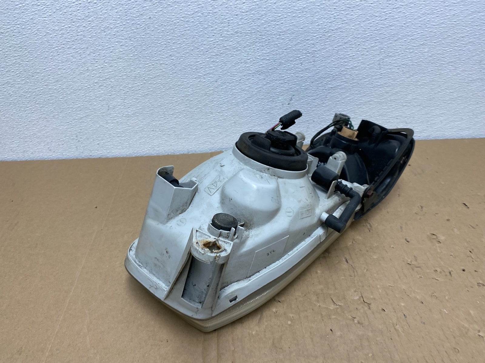 1999 to 2004 Nissan Pathfinder Left Driver Halogen Headlight Oem AB6856 DW10