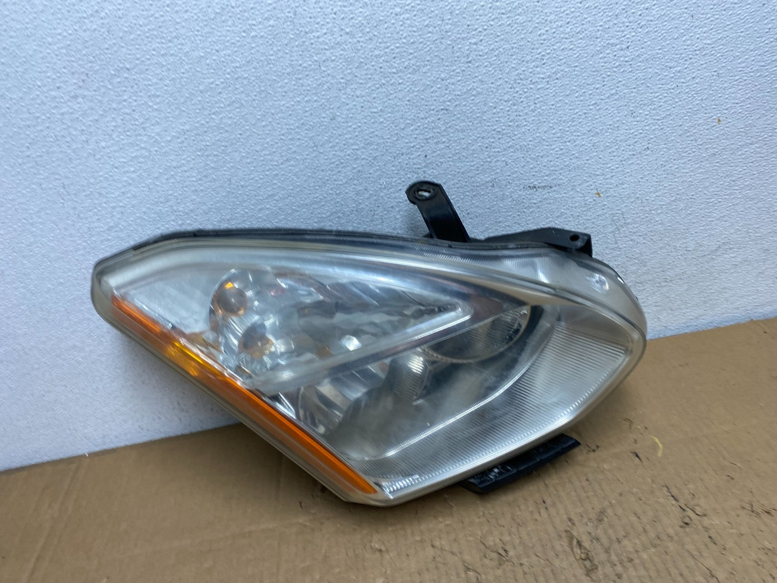 2009-2013 Nissan Rogue Right Passenger Xenon HID Headlight AD1124 DW0