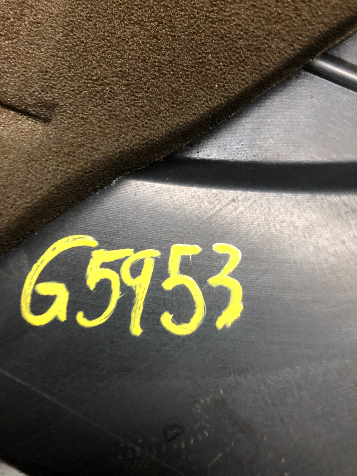 2006 2011 Chevrolet Impala V6 VVT Engine Cover Shield G5953 DG19