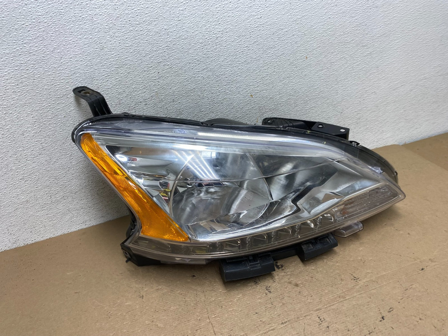2013 - 2015 Nissan Sentra W/LED Halogen Right Passenger Headlight AF4641 DW2