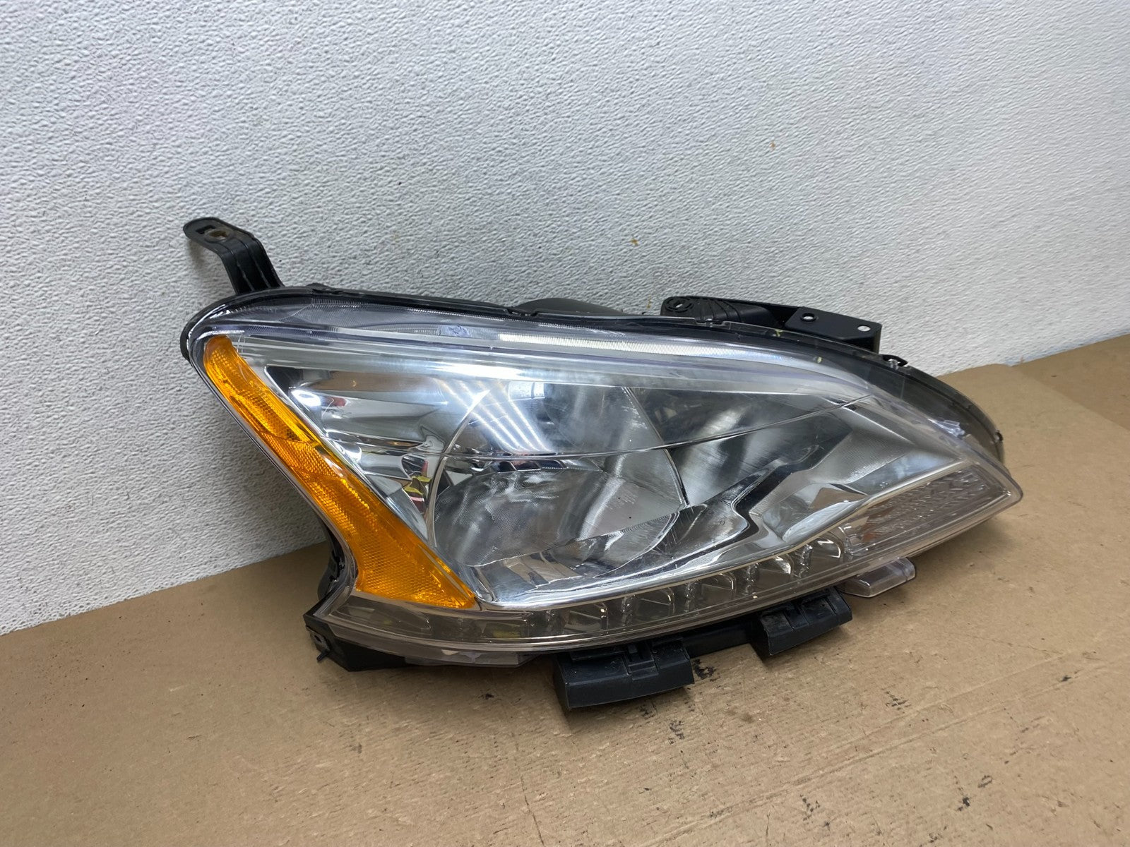2013 - 2015 Nissan Sentra W/LED Halogen Right Passenger Headlight AF4641 DW2