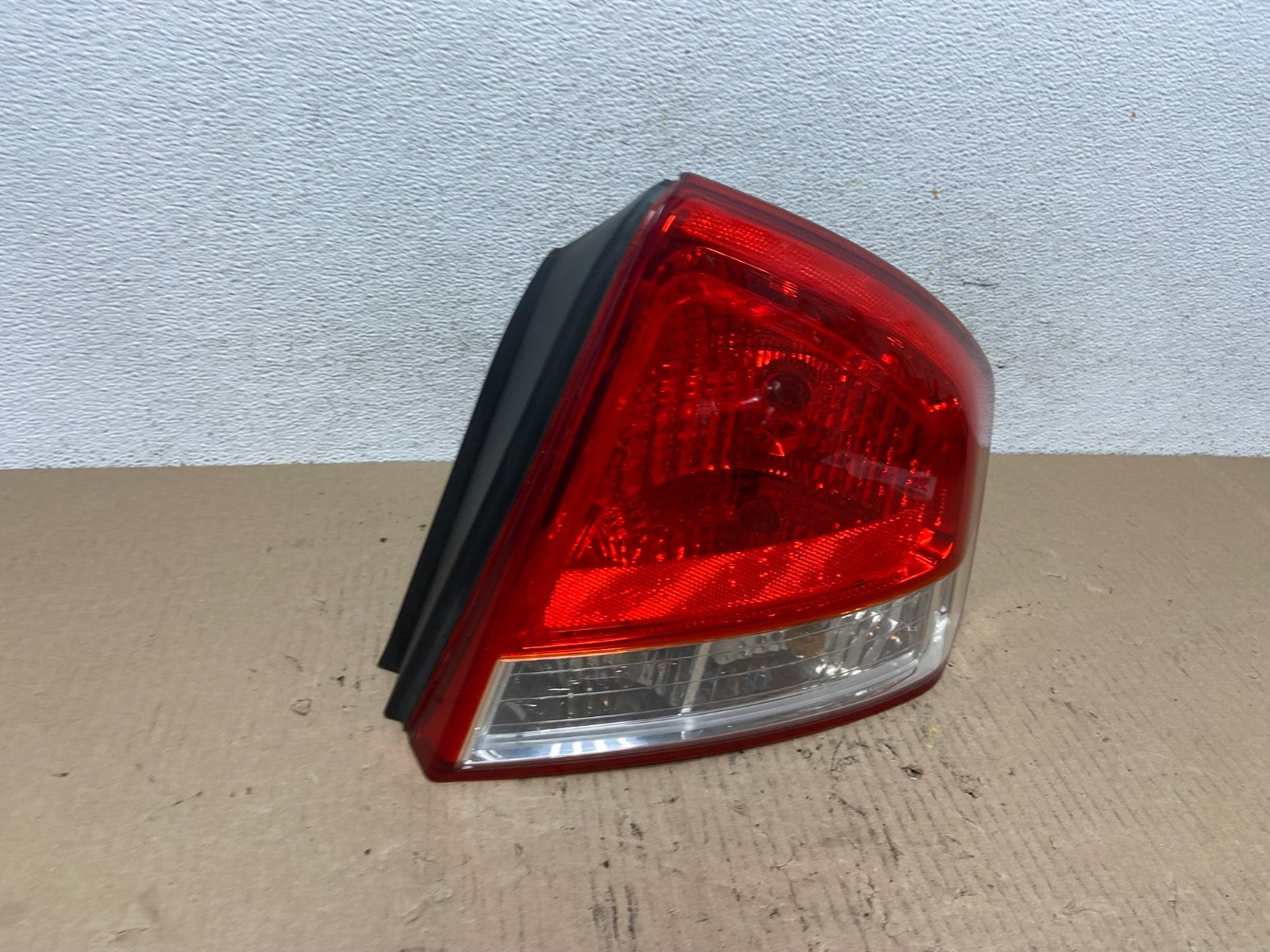 2002 to 2003 Kia Spectra Sedan Passenger Right Side Tail Light AF5907 DG2