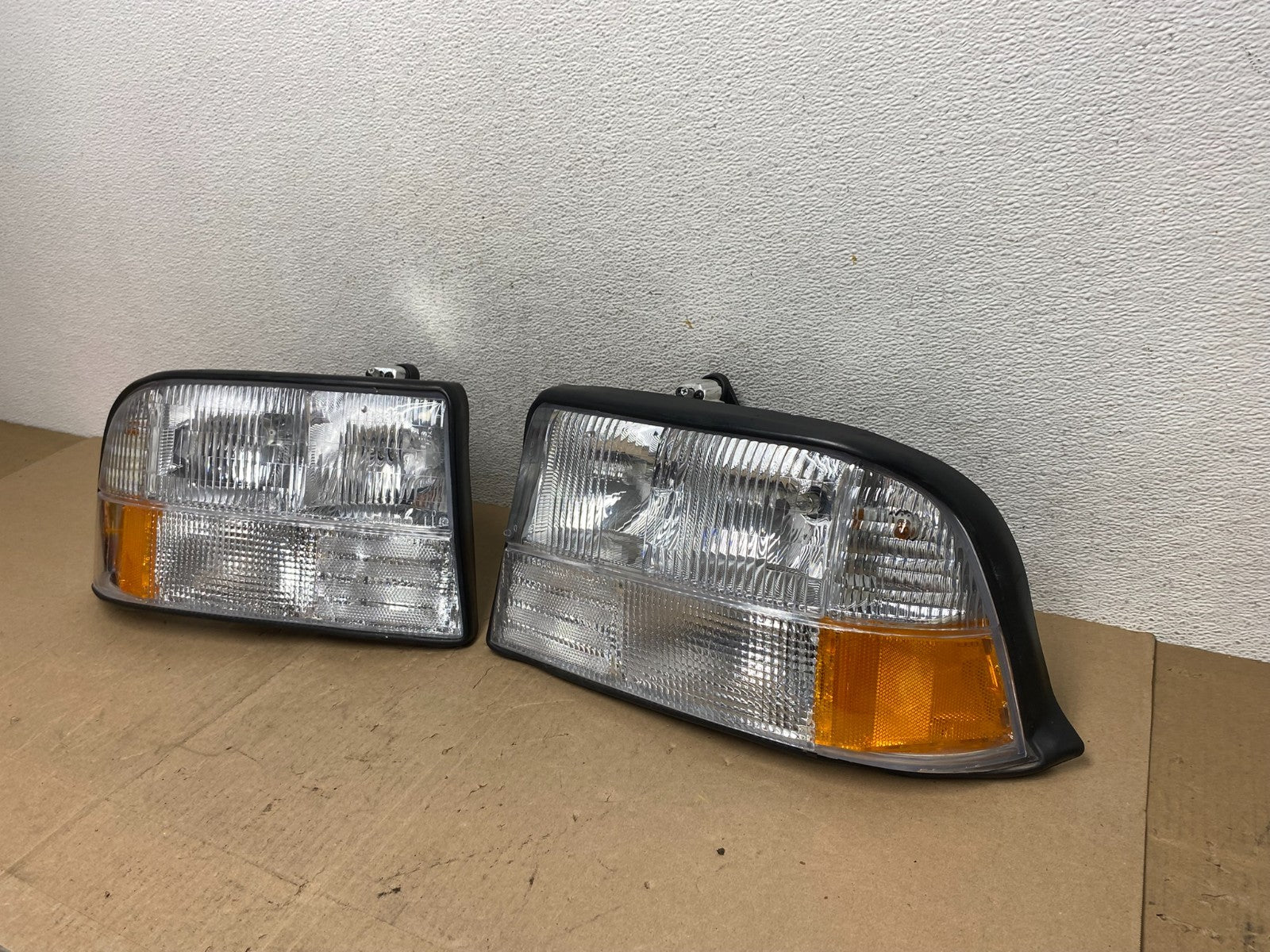 1998-2005 Blazer S10 GMC Jimmy Left+Right Set Headlight AE6764 DG1
