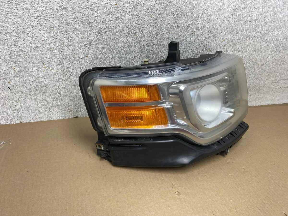 2009 2010 2011 2012 Ford Flex Right Passenger Headlight XENON AH4353 DW1