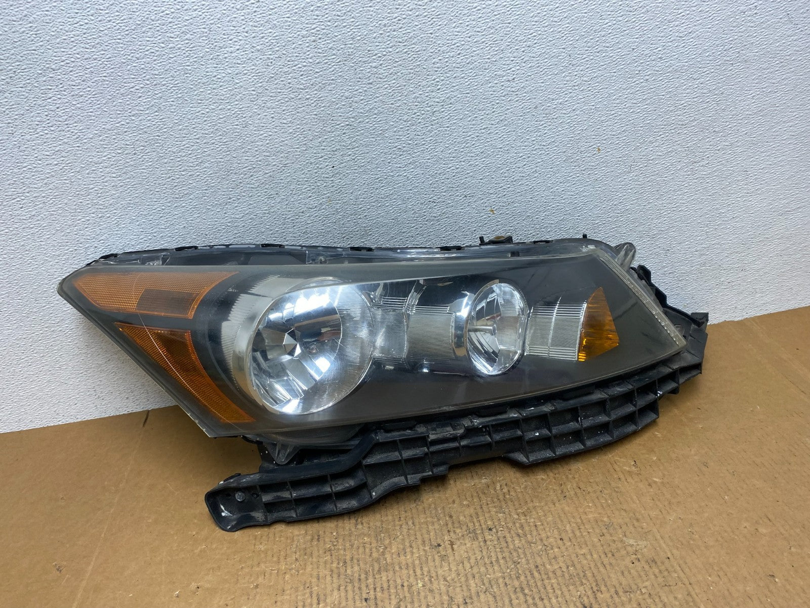 2008 to 2012 Honda Accord Sedan Right Passenger RH Headlight AE1404 DW0