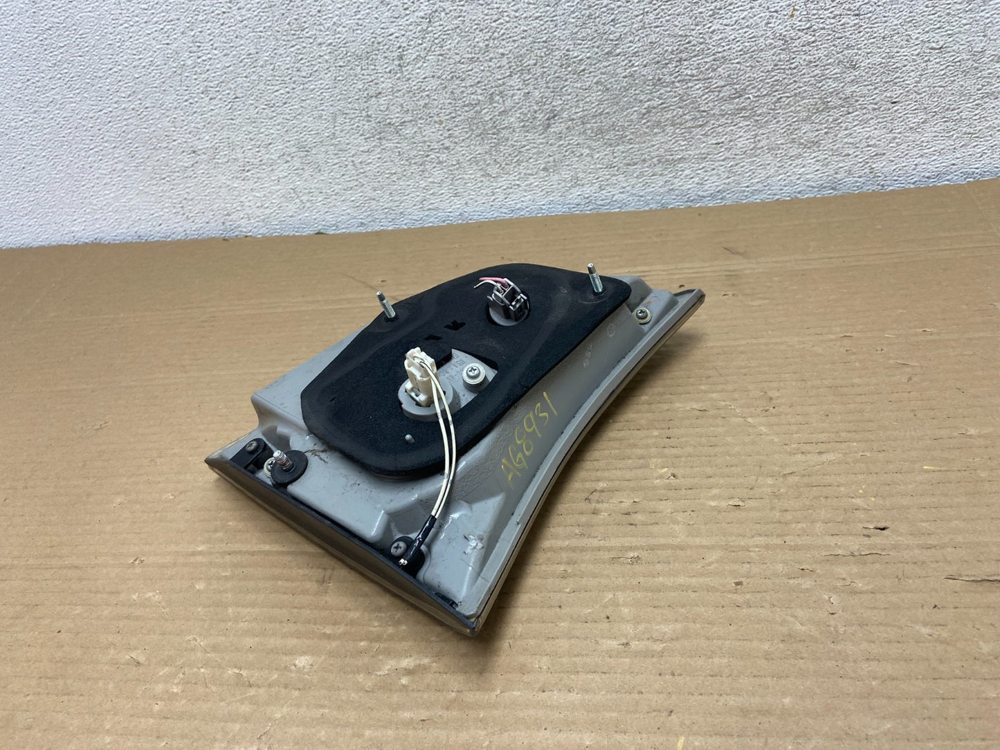 2006 to 2007 Lexus RX400H Left Driver LH Side Inner Tail Light AG8931 DW4
