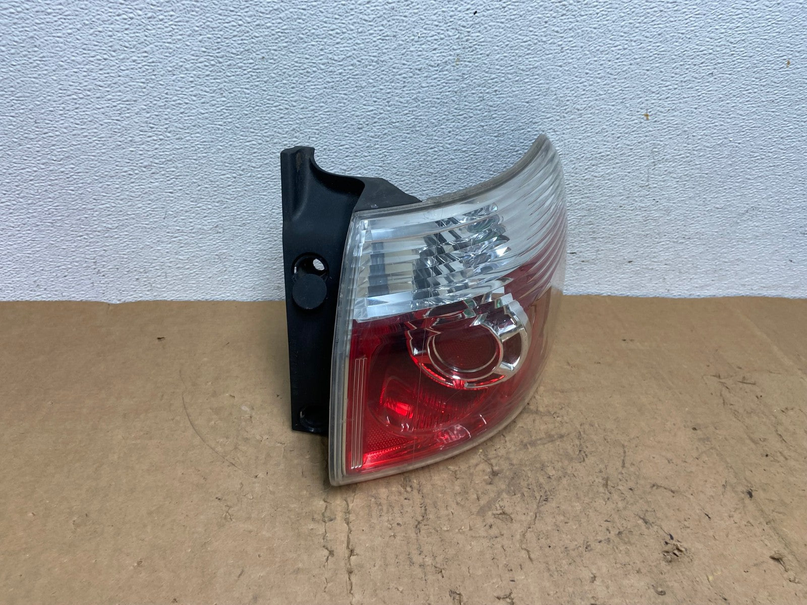 2007 to 2012 GMC Acadia Halogen Tail Light Right Passenger RH Side AD0614 LK2