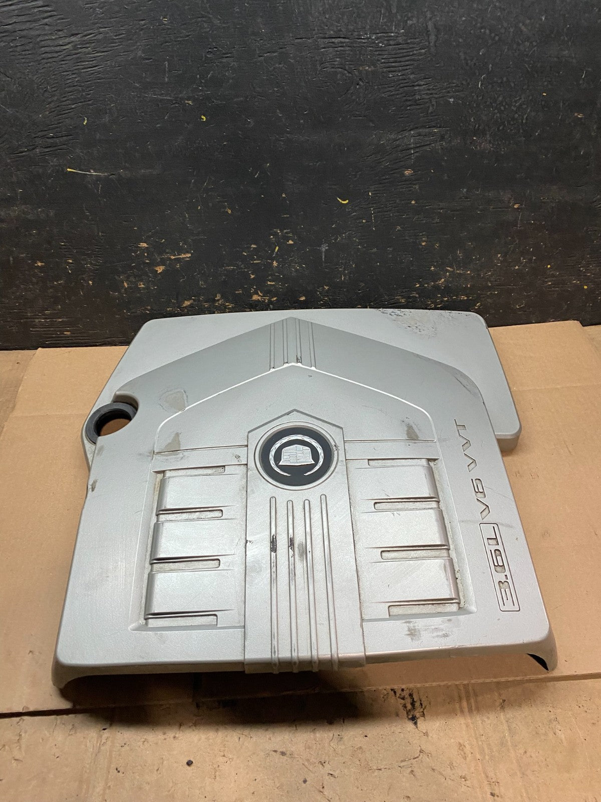 2004 to 2007  Cadillac CTS 3.6L Plastic Engine Cover Shield W2453 DG1