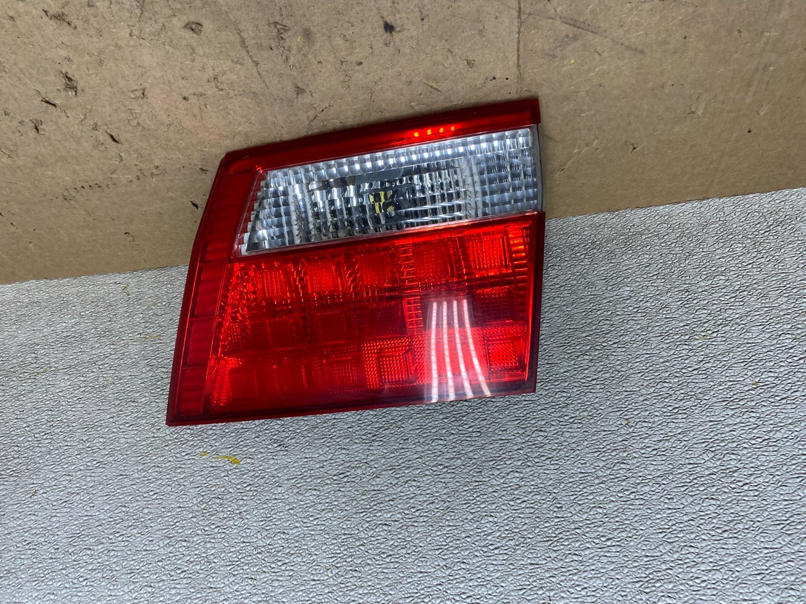 2005 2006 2007 Honda Odyssey Inner Right Passenger RH Tail Light X2233 DW0