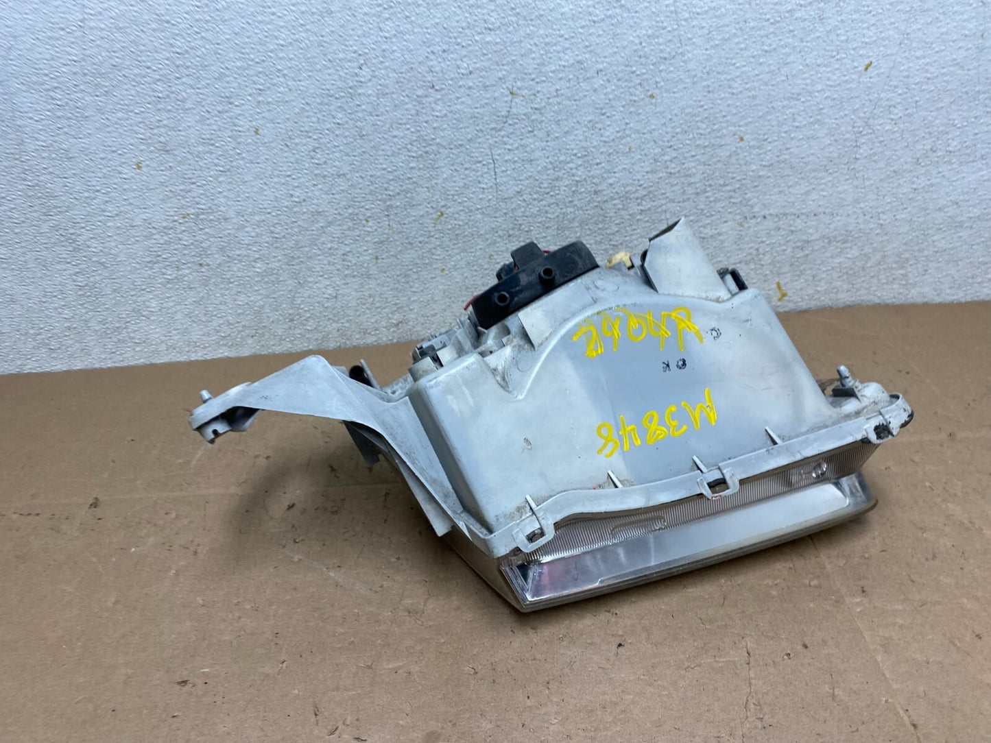 1999 to 2000 Mazda Protege Left Driver LH Side Headlight OEM M3848 DG7