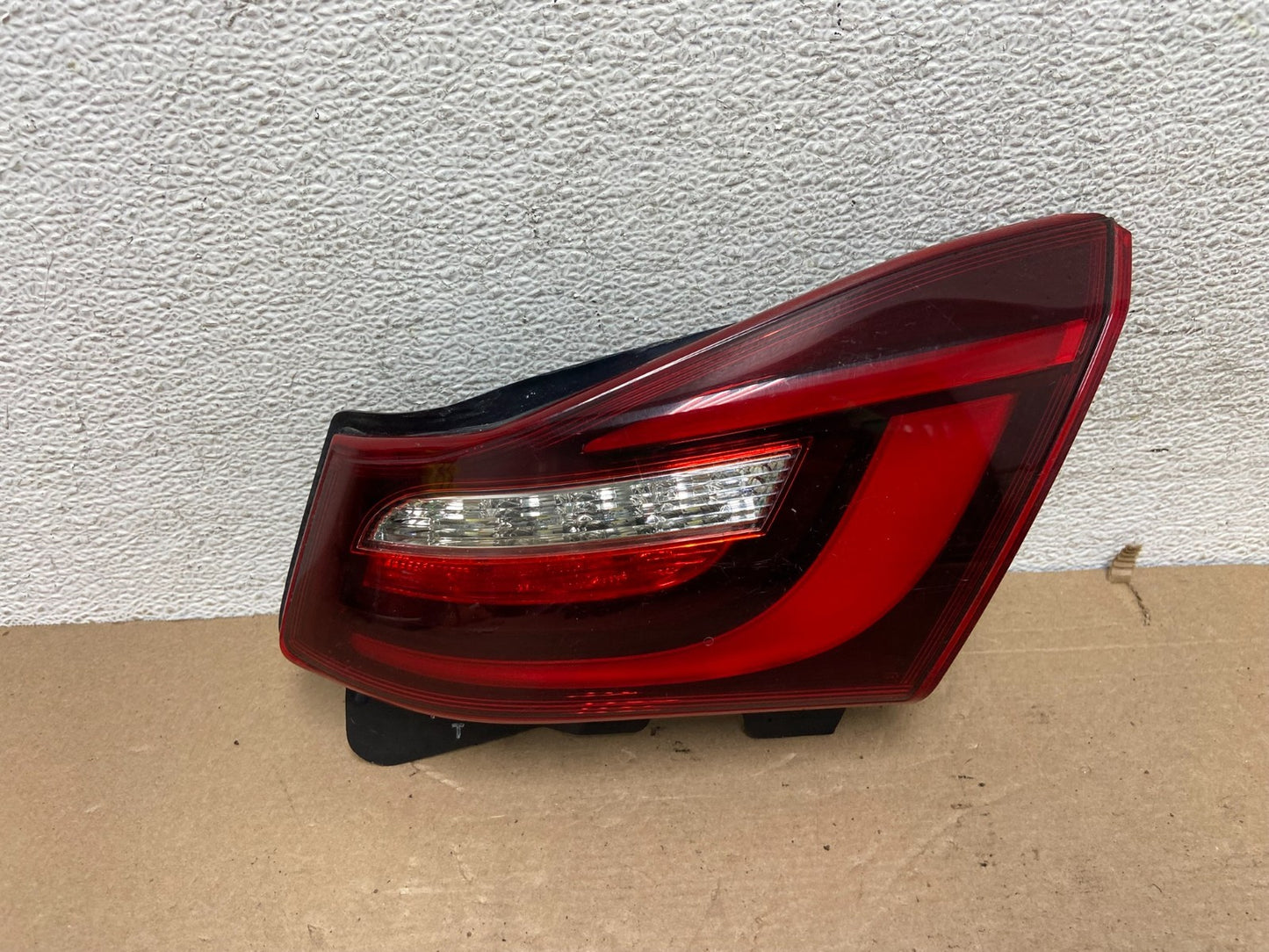 2015 to 2019 Infiniti Q70 Right Passenger RH Side Inner Tail Light AF5740 DG0