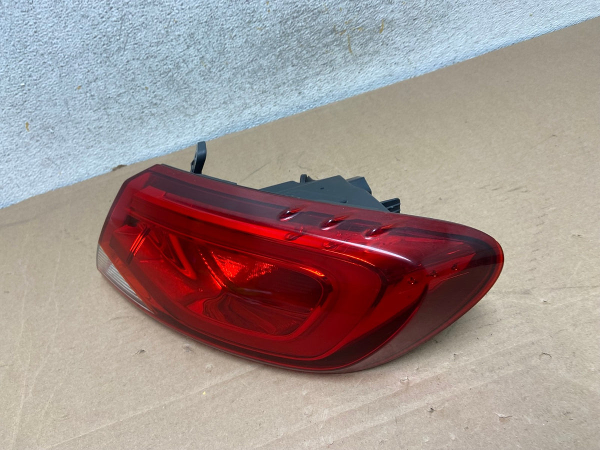 2015 2016 2017 Chrysler 200 Sedan Right Passenger Side Tail Light AH9353 LK1