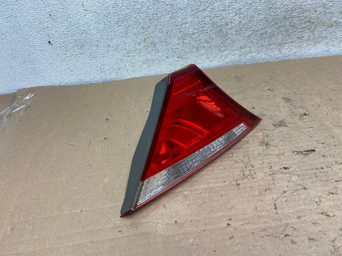 2015 - 2017 Toyota Camry Right Passenger RH Side Tail Light Inner AI1118 LK2