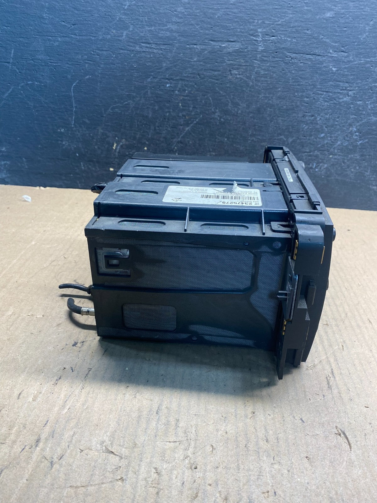 2015-2024 Chevrolet Express GMC Savana Radio AM FM mp3 Aux Input AE7731 DW2