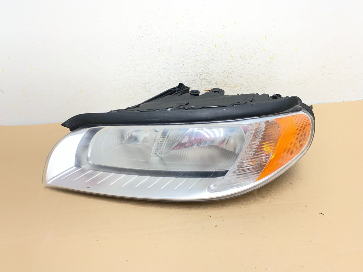 2008 to 2013 Volvo XC70 V70 S80 Driver Side Left Halogen Headlight AH9367 DW0