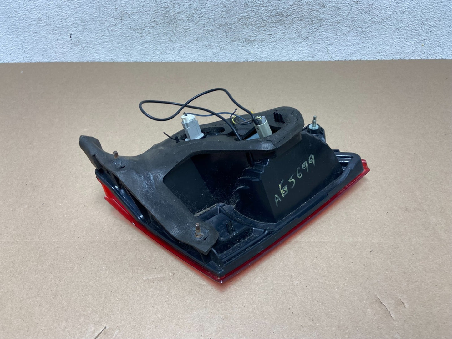 2010 - 2014 Subaru Outback Right Passenger RH Inner Tail Light AG5699 DW5