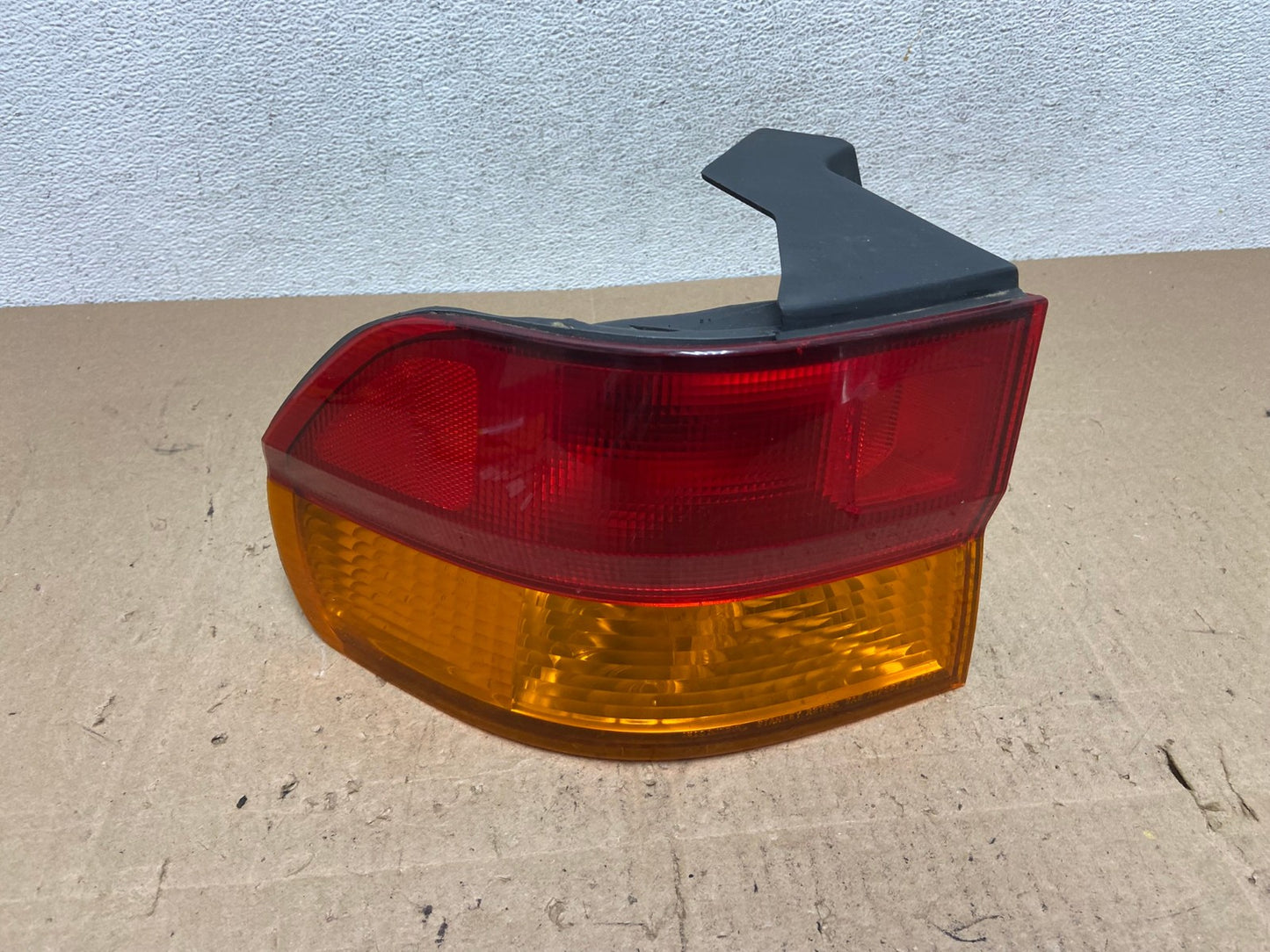 2002 2003 2004 Honda Odyssey Left Driver LH Side Tail Light AE6611 LK0