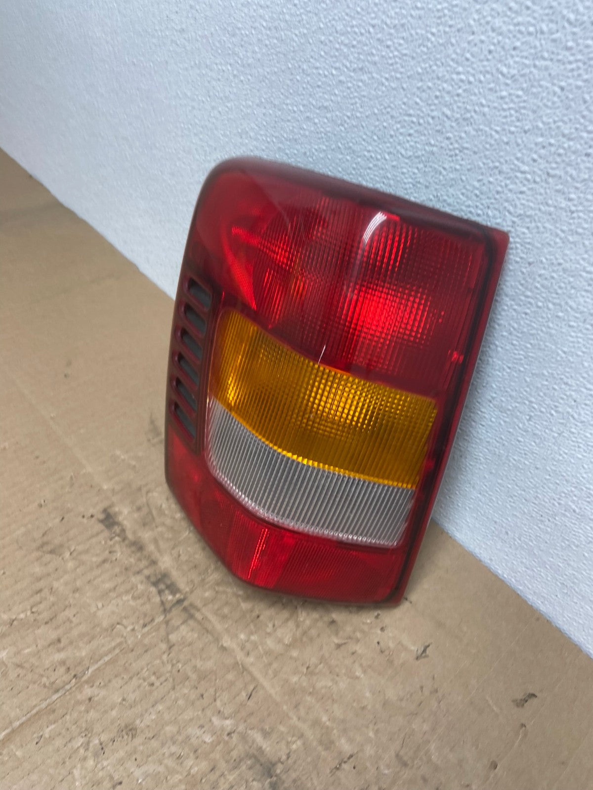 1999 - 2004 Jeep Grand Cherokee WJ Left Driver Lh Tail Light AB8346LK1