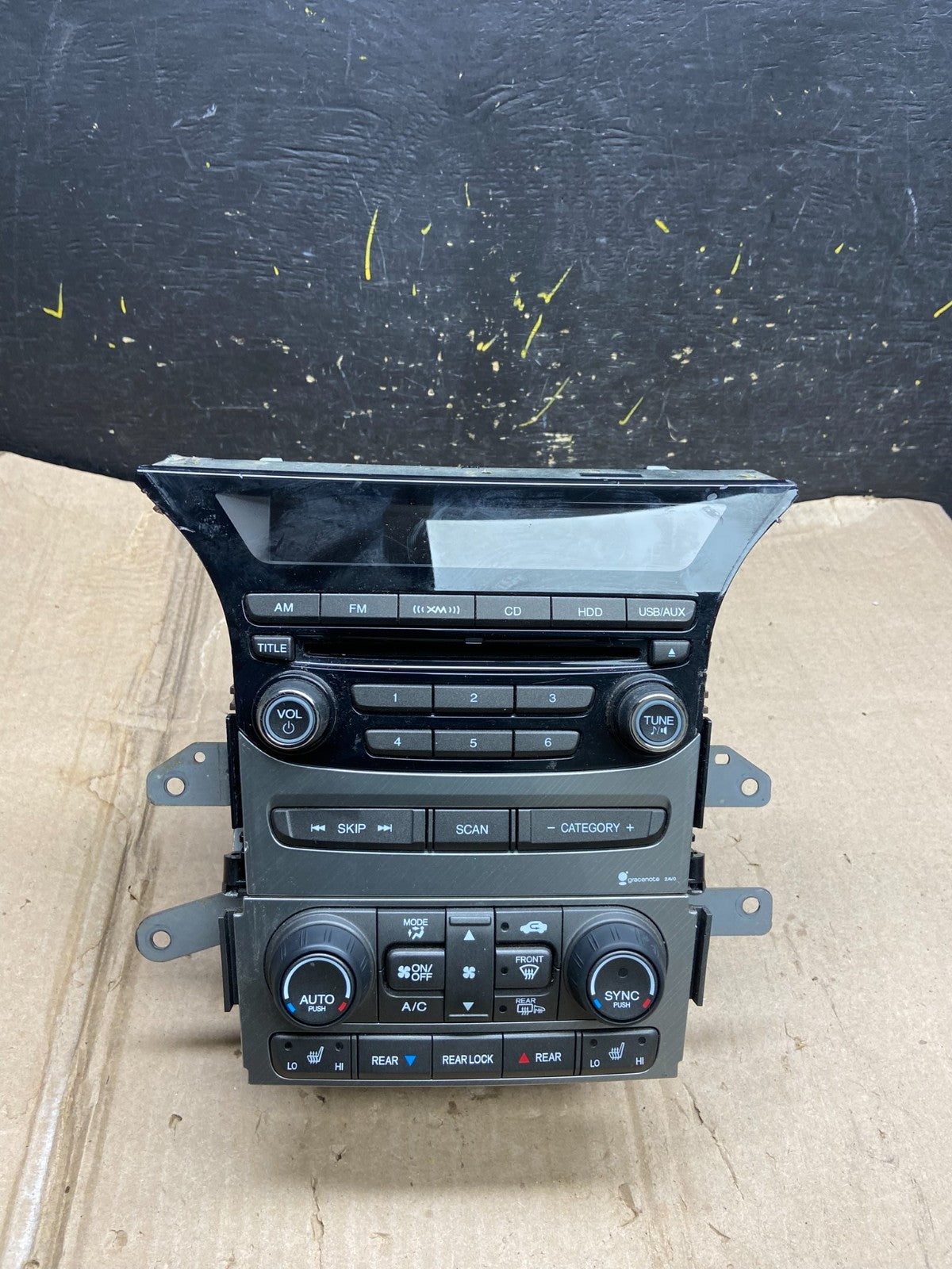 2012 to 2015 Honda Pilot AM FM CD Audio Radio Player Climate Control X5739 DG0